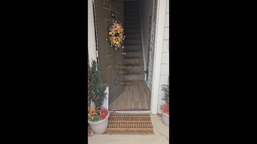 SFW Elizabeth Jane's Crib