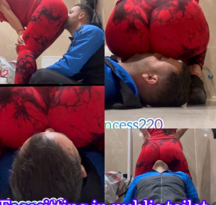 Facesitting in public toilet