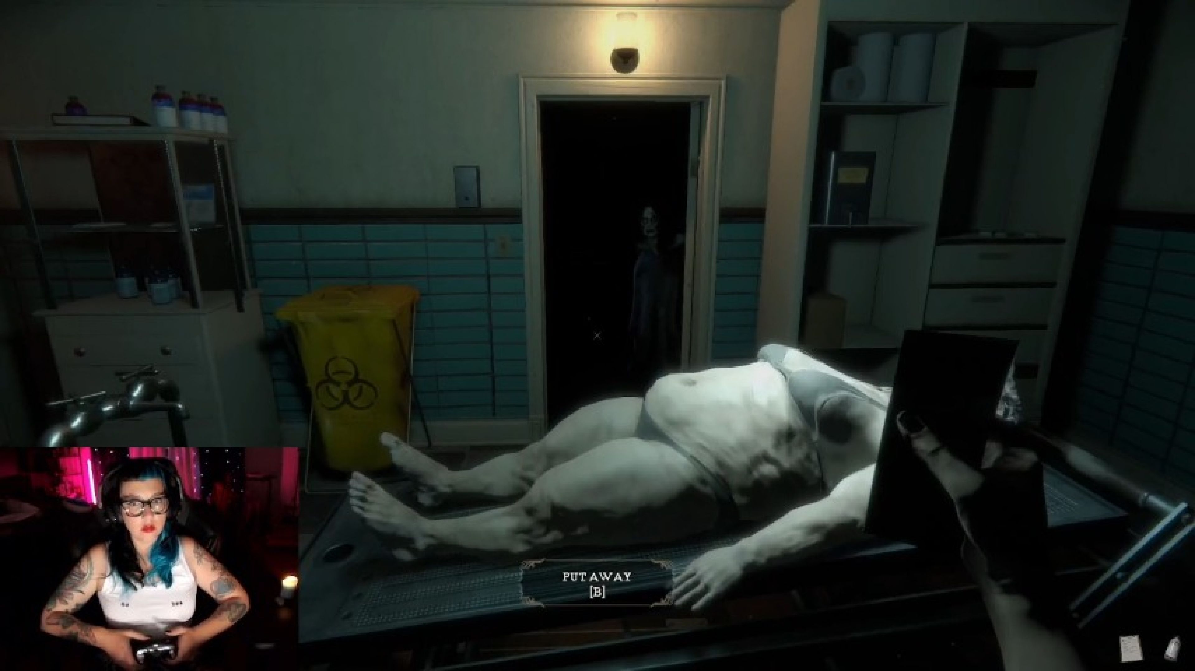 Gamer girl -plays mortuary assistant