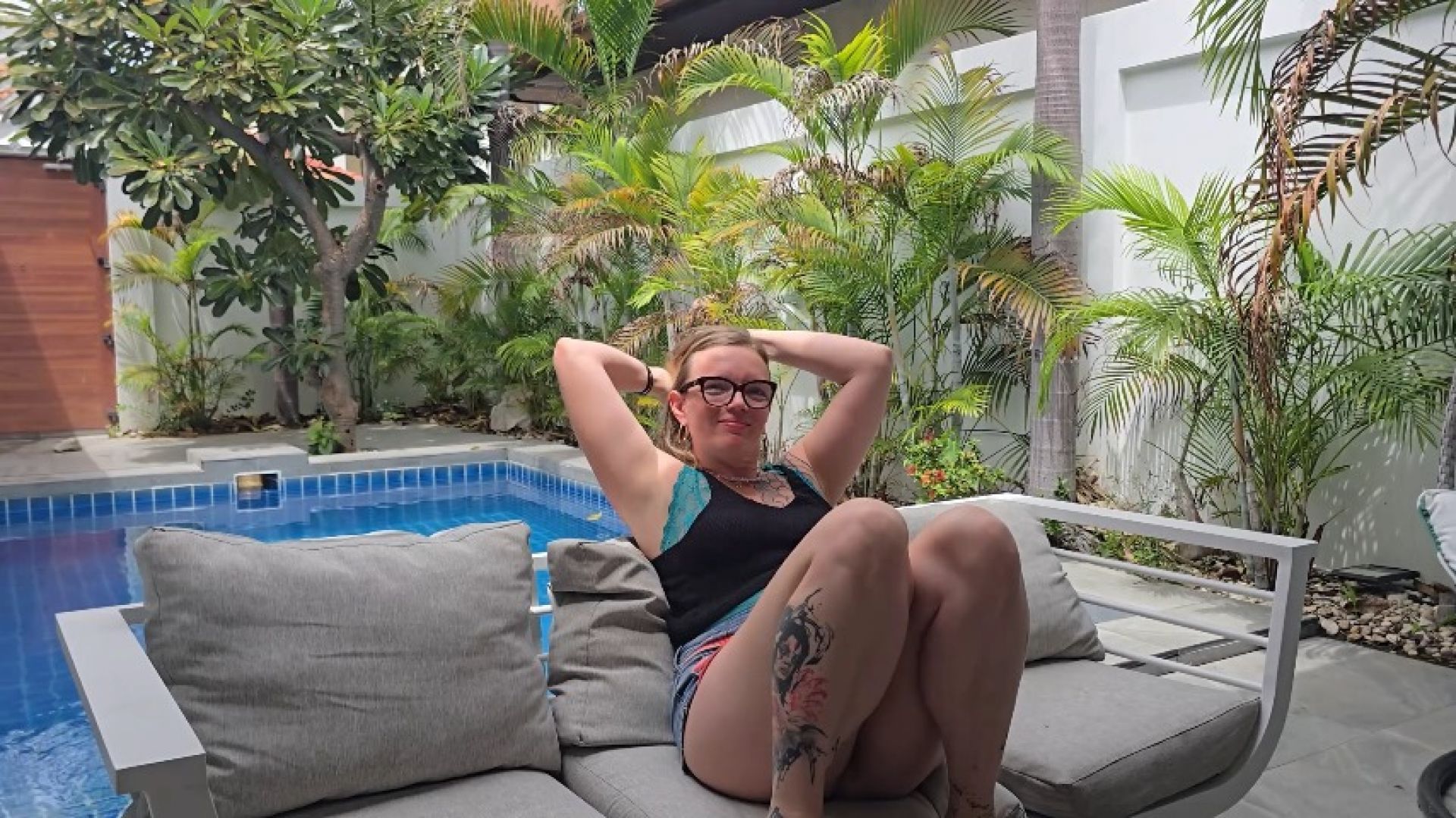 I spent the afternoon by the pool, I went wild