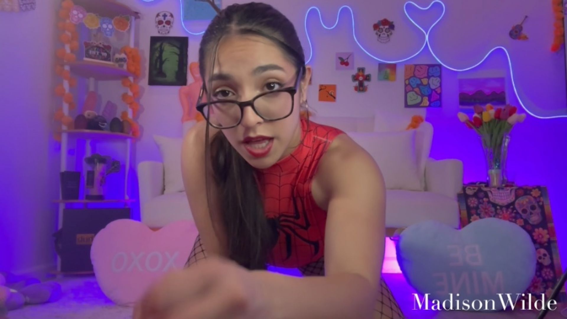 Spidergirl tells you how to jerk it