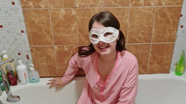 Pee All Day With step-Daddy 10 Times and Bonus Shower