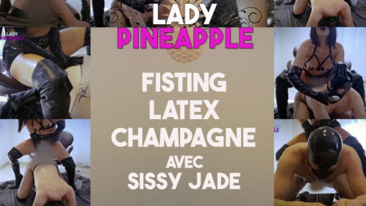 Fisting latex champagne avec sissy jade