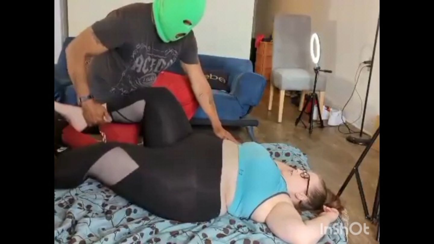 THROAT SAVAGES Cuckwife assfucked/Sucks off her BbcTrainer