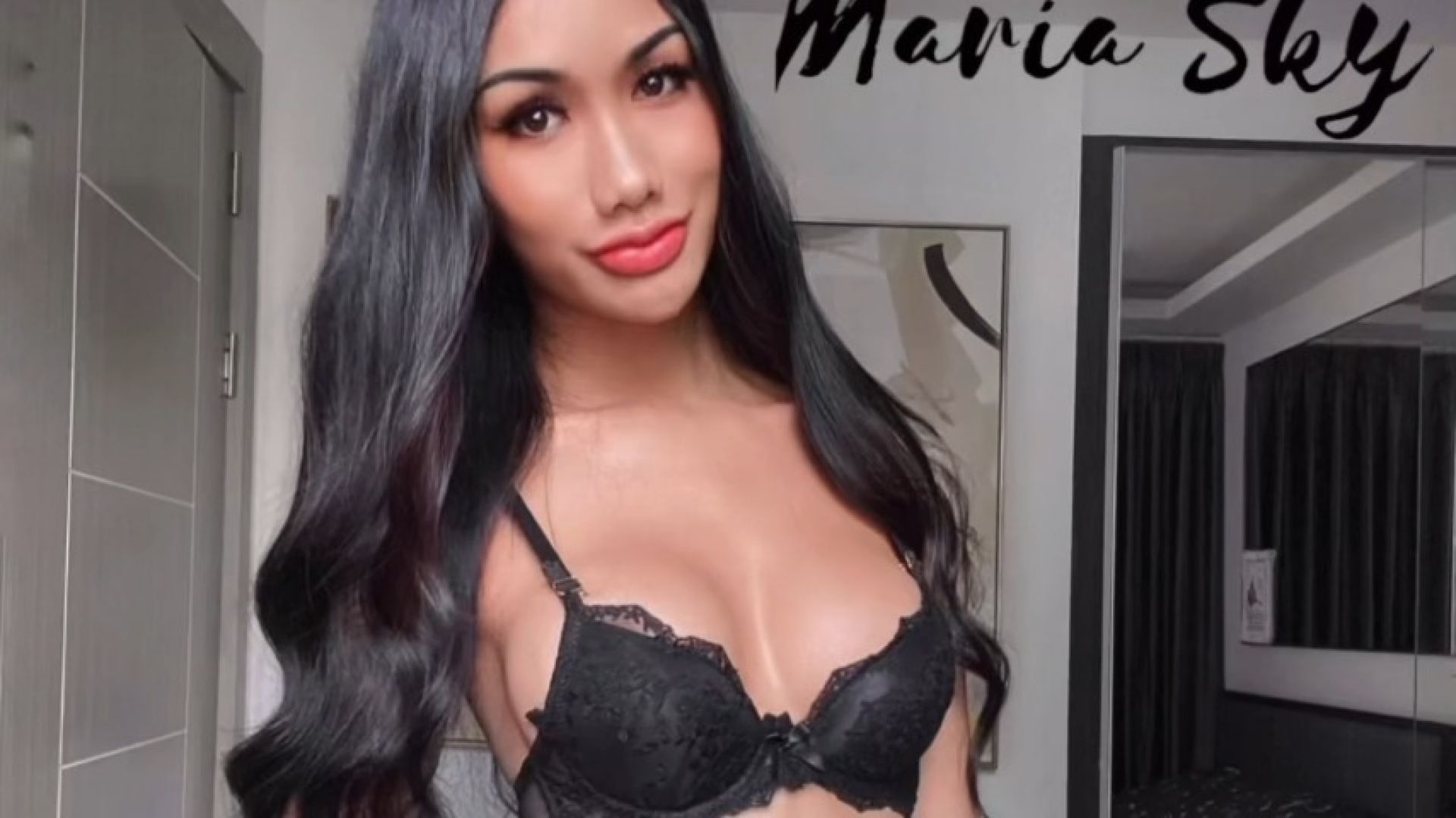 MARIA SKY - Fucks Me Bareback for the First Time