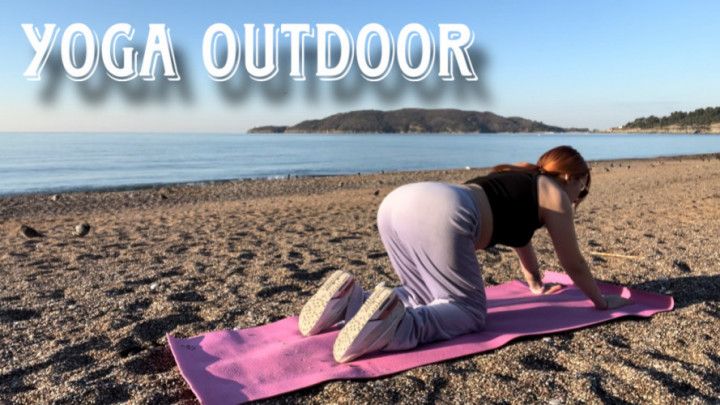OUTDOOR YOGA FREE