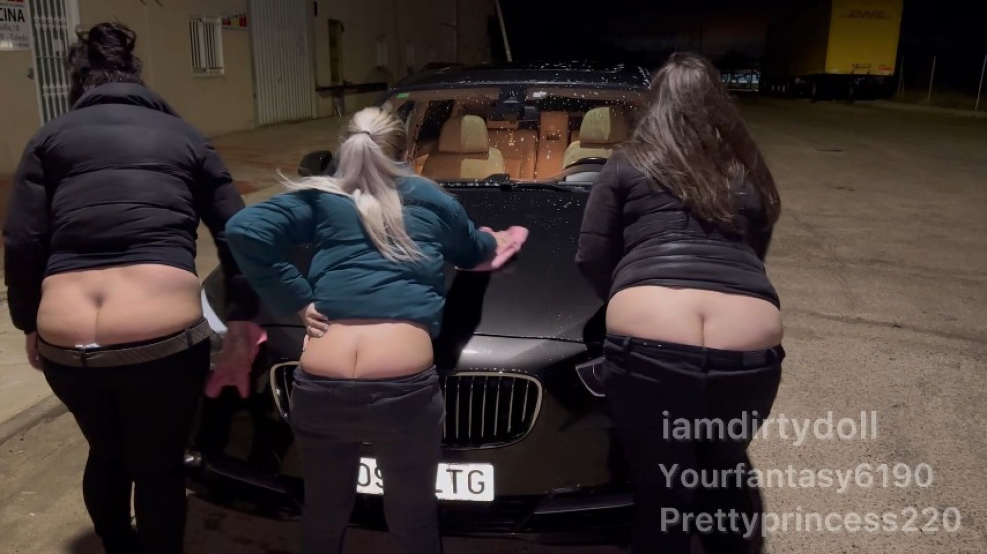 Public Buttcrack Farts