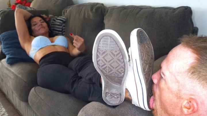 Lick the BOTTOM of my sneakers, wimp