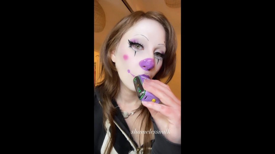 Sad Clowngirl Lipstick and Vaping