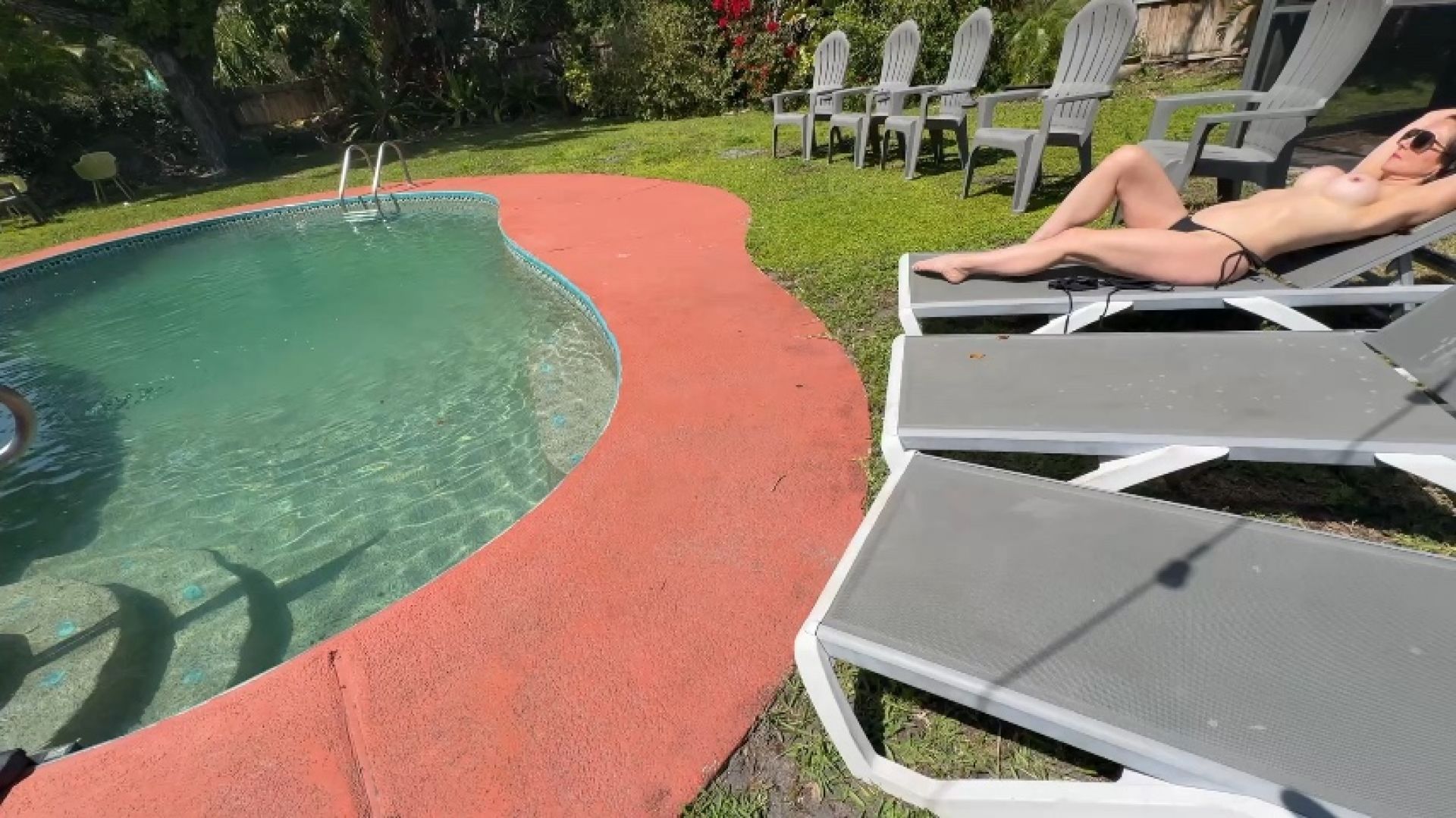 Giving Suzanne holly a helping hand