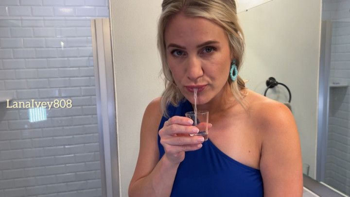 GF Makes You Taste Her Saliva and Pee