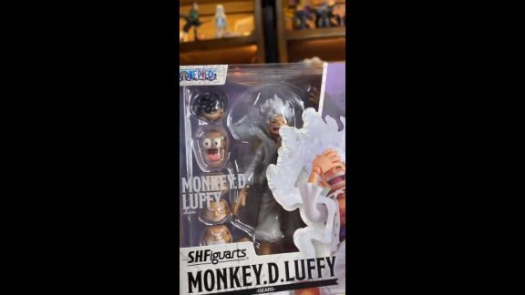 Monkey D Luffy Gear 5th SH Figuarts