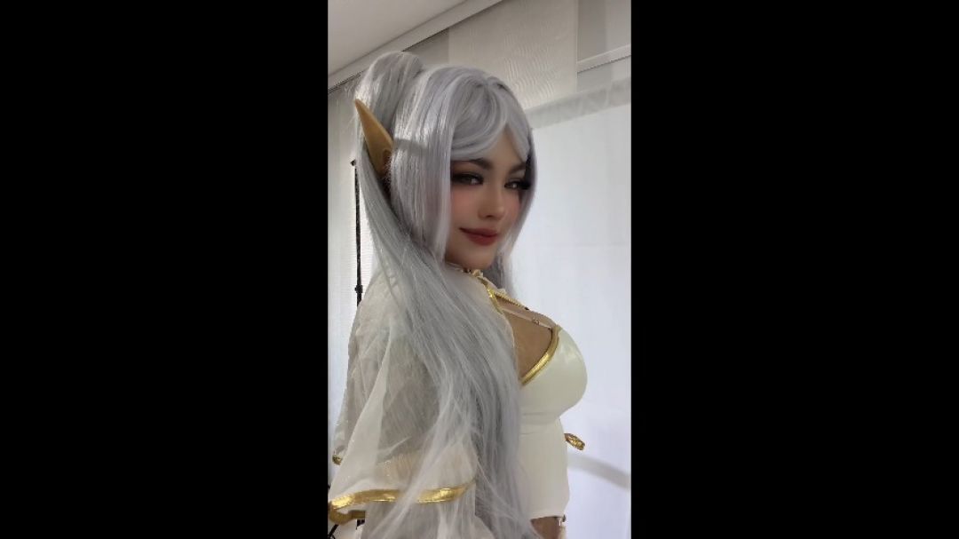 Frieren from the back