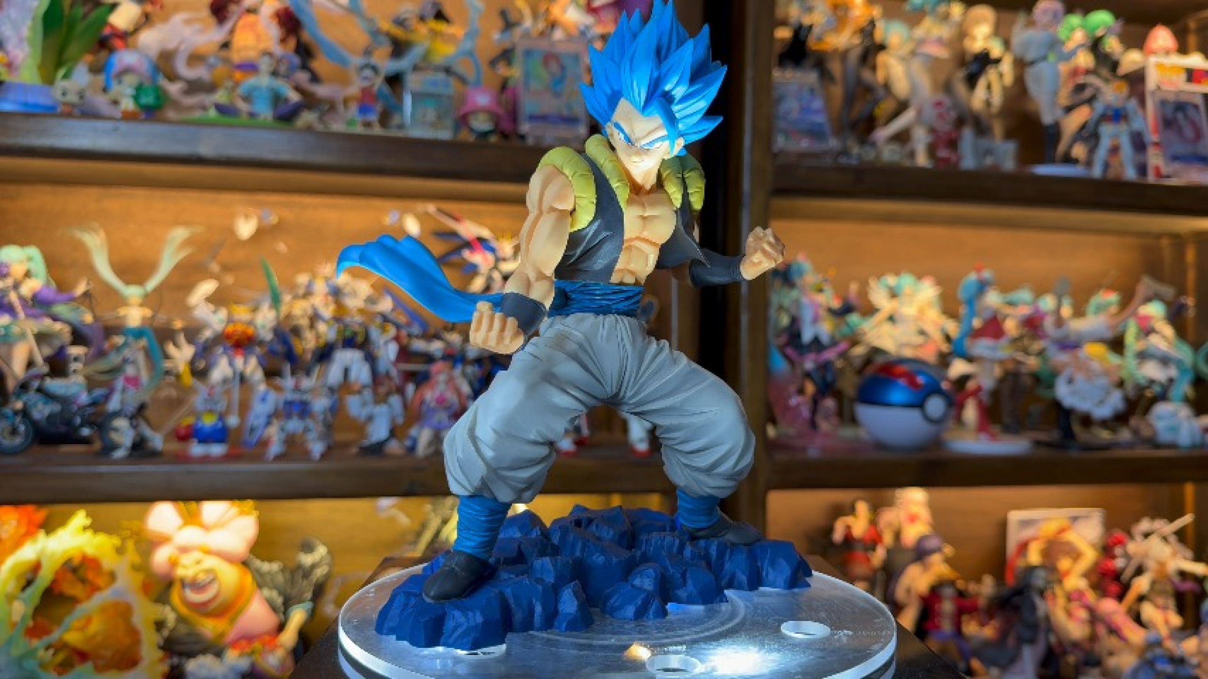 Gogeta Super Saiyan Blue Dragon Ball Super Figure
