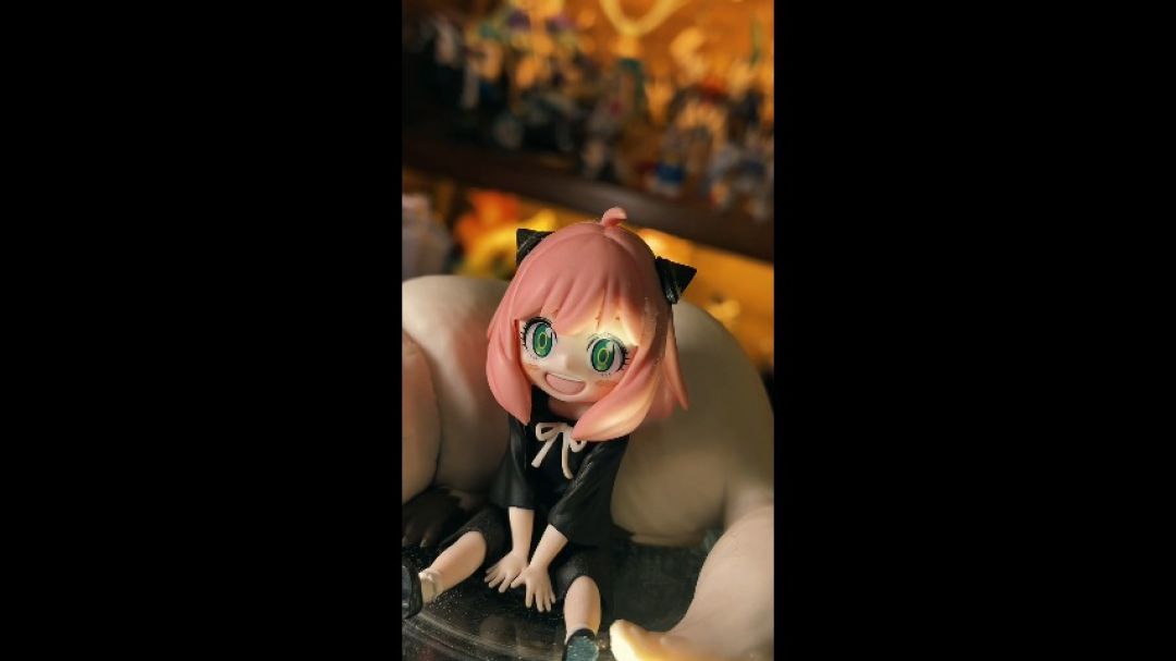 Anya Forger and Bond Forger Figures