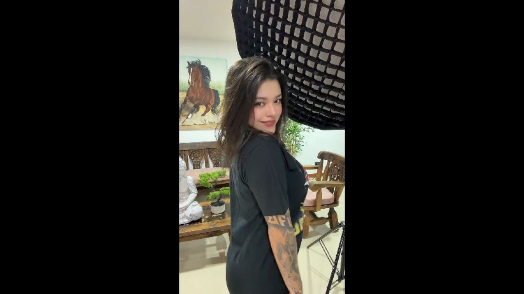 Chilling before a Photoshoot