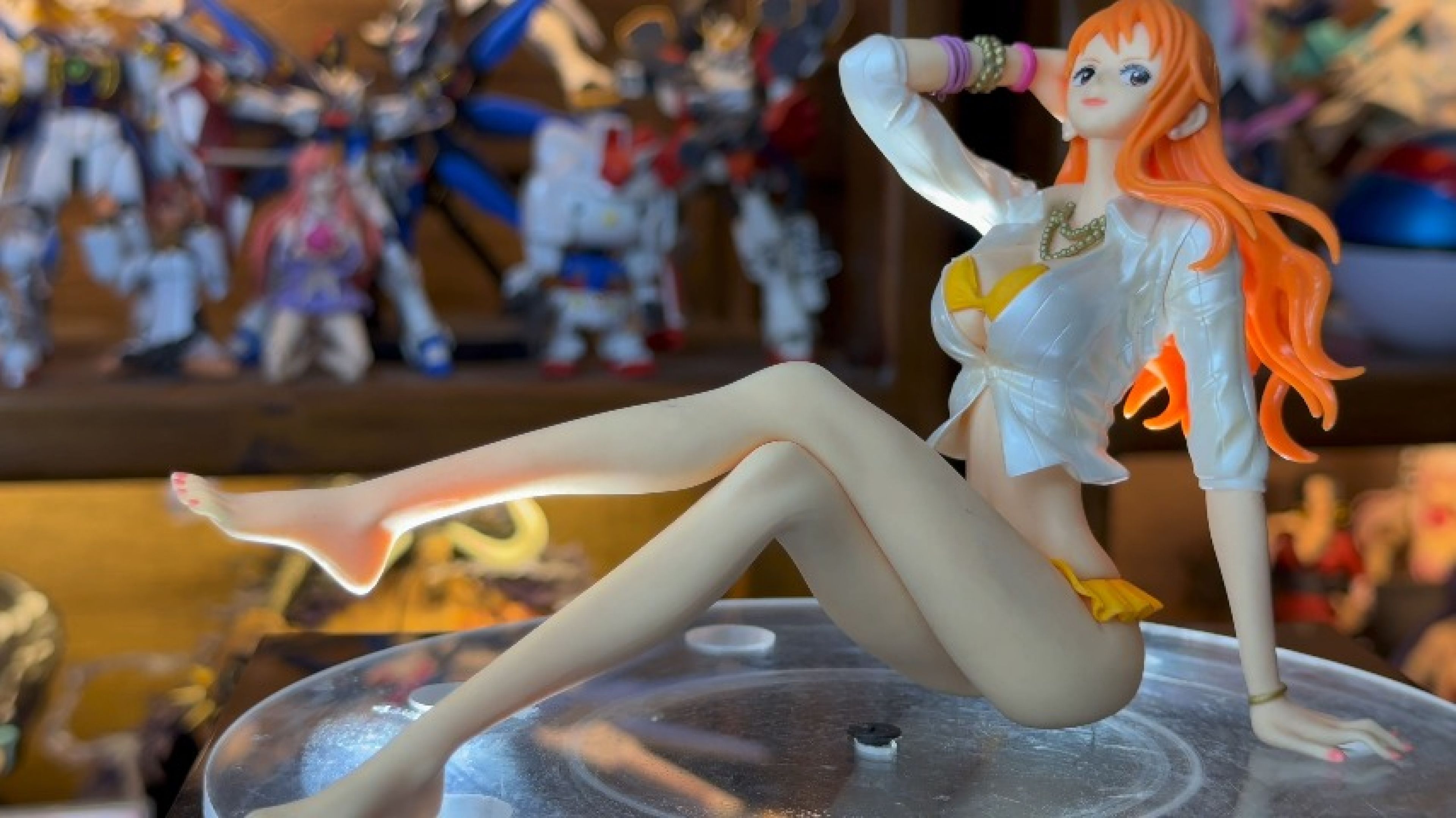Nami Glitter and Glamours Figure Showcase
