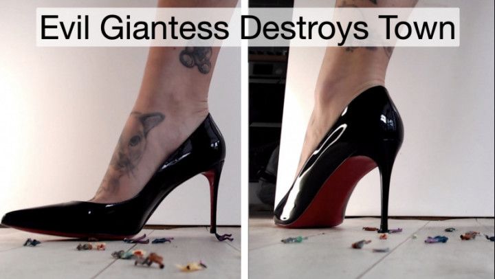 Evil Giantess Destroys Town