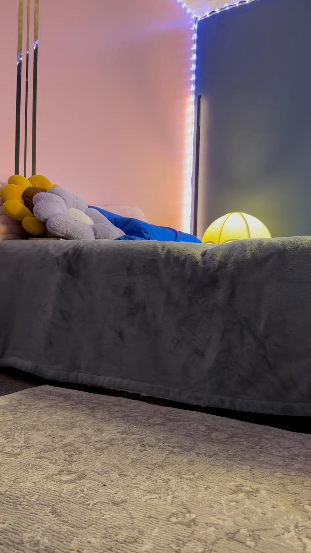 Let s go to bed with me