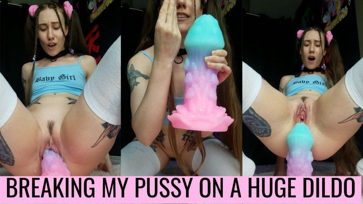 Splitting my pussy open on XXL dildo