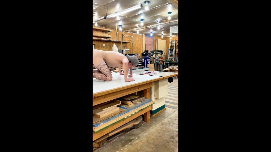 Cuming on the workbench in my Goddesses heels and stockings