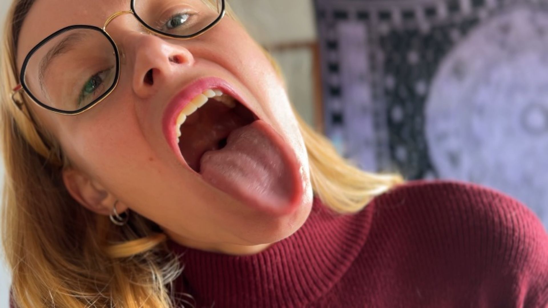 Dirty tongue fetish - verbal degradation