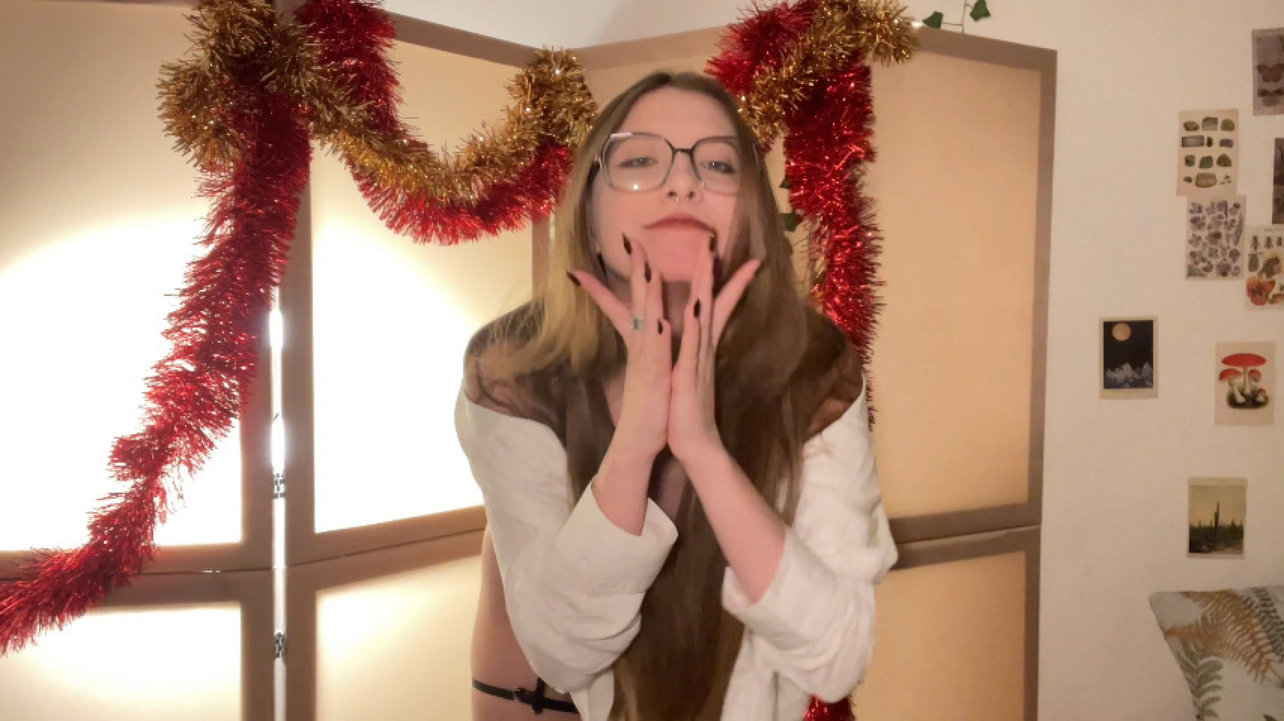 CHRISTMAS STRIPTEASE MASTURBATION 4k