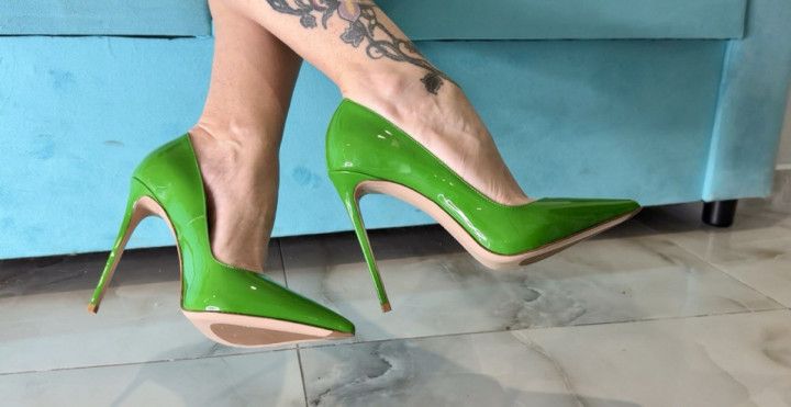 New classic Stiletto High Heels, 12 cm heels on me