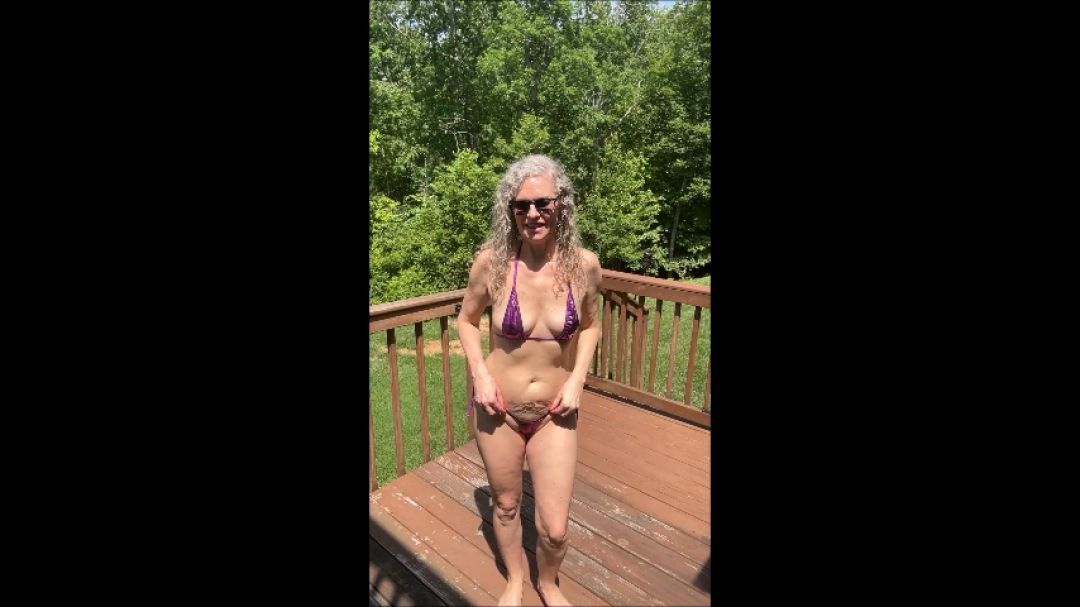 Bikini show off