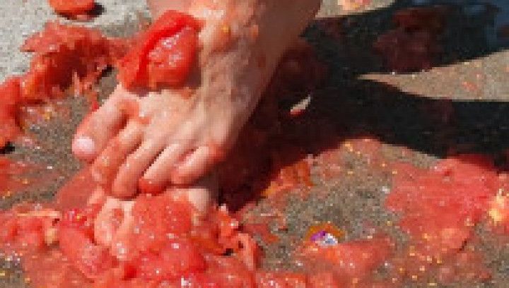 Scarlett Squishes Tomatoes