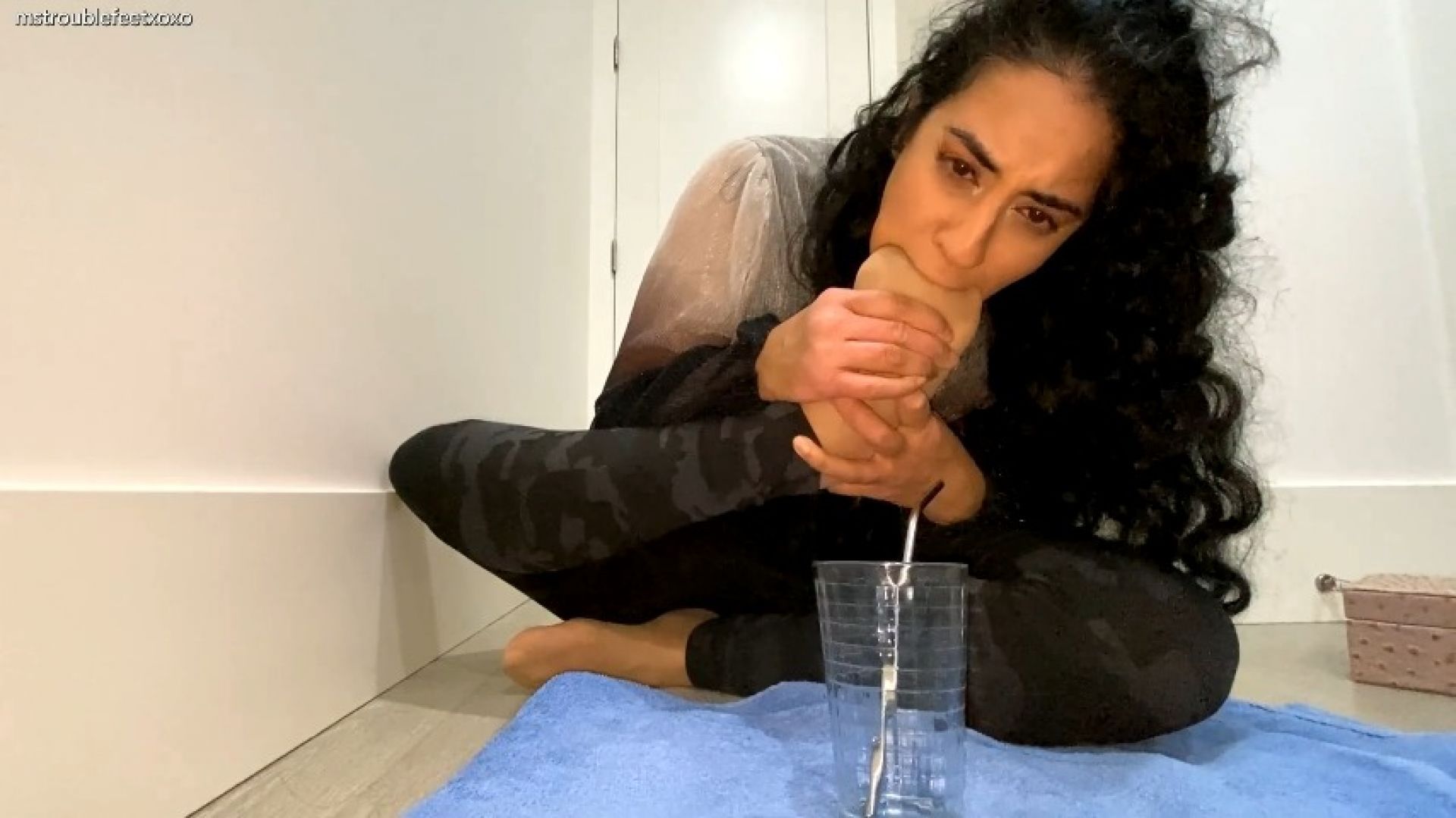 gagging on my tan nylons