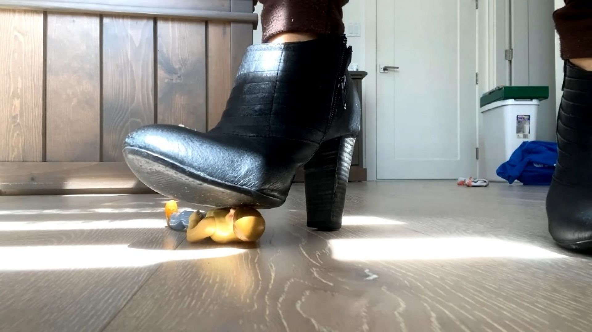 lil man and big stinky feet