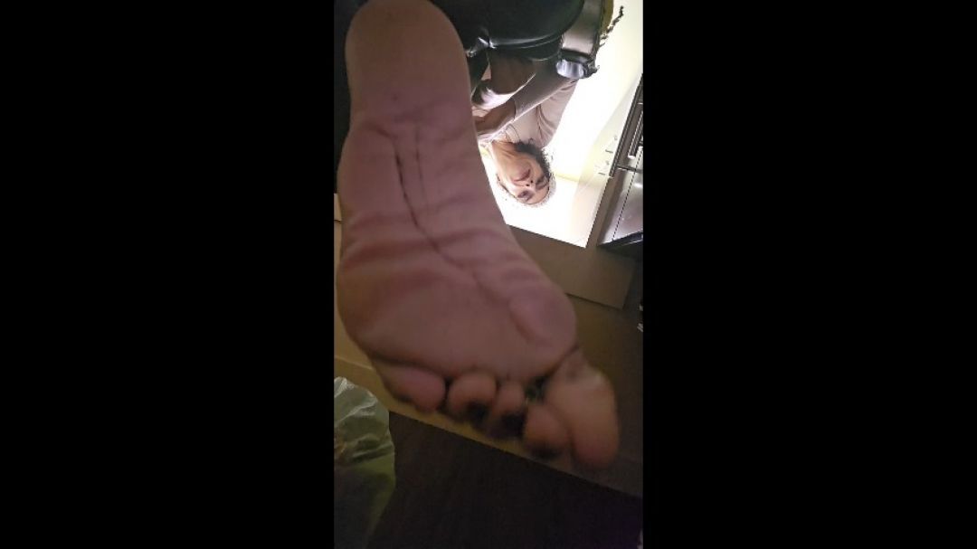 Giantess Stephanie will you make gobble up that shtanky lint