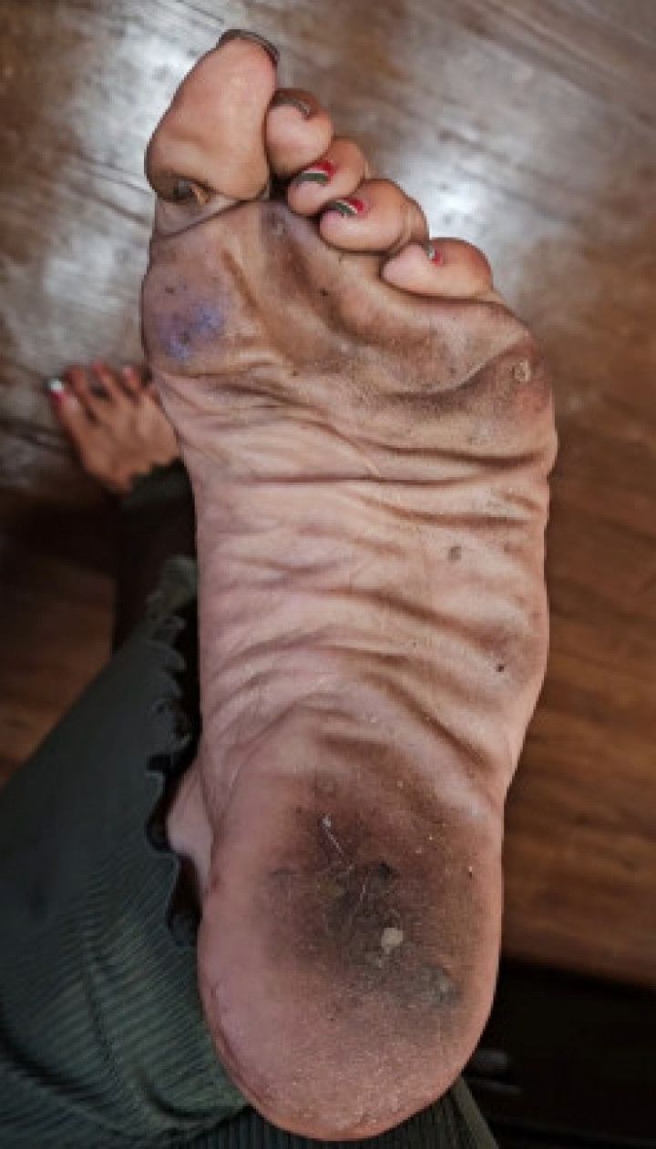 BE A GOOD LIL FOOT BXTCH FOR MAMACITA N LEAVE THESE FILTHY S