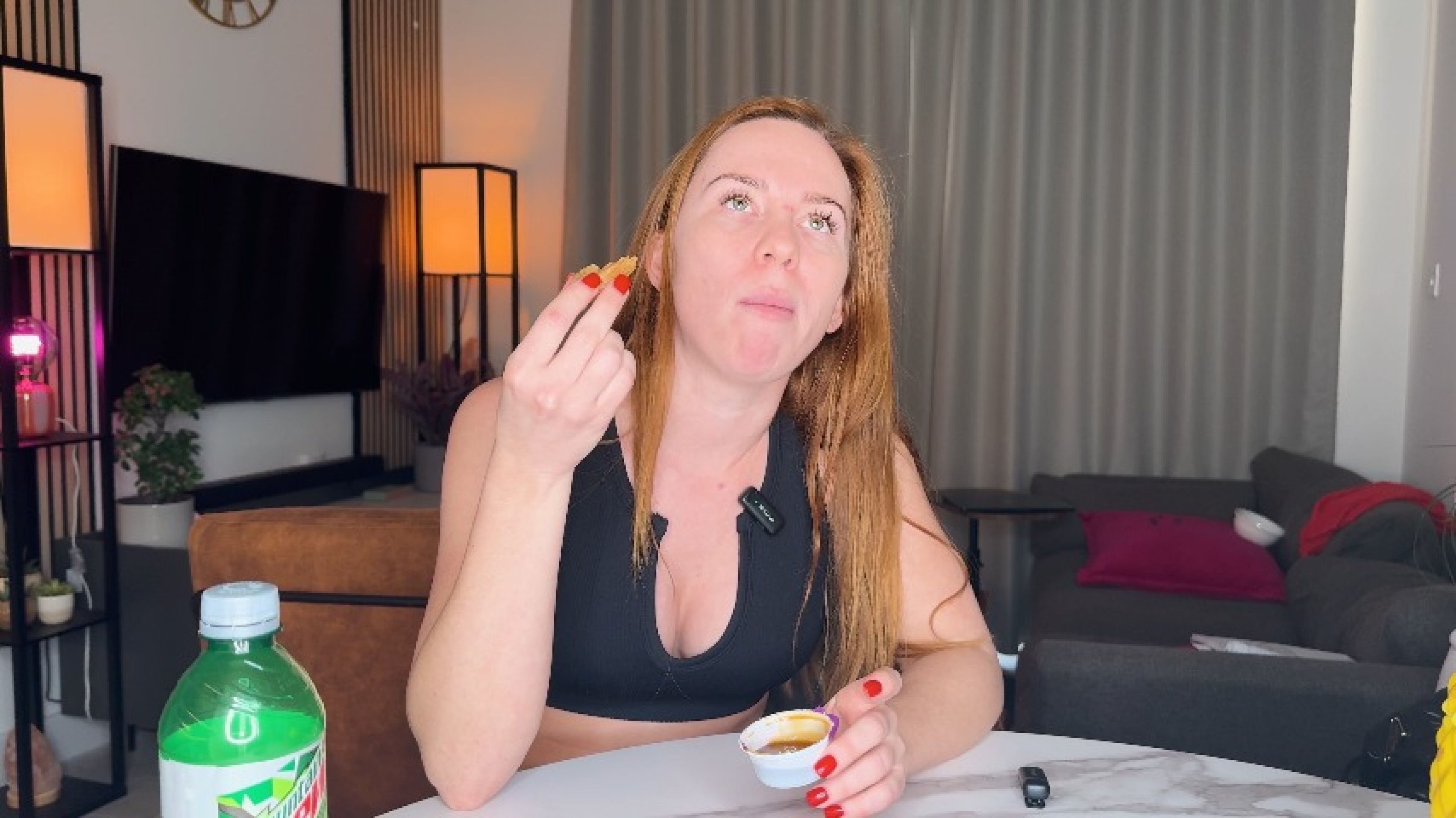 POV: You've Become A Gassy Lady When You Eat Taco Bell