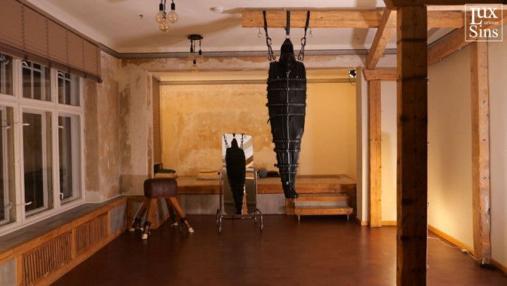 Leather Sleepsack Suspension Bondage w/ Elise Graves & Heavy
