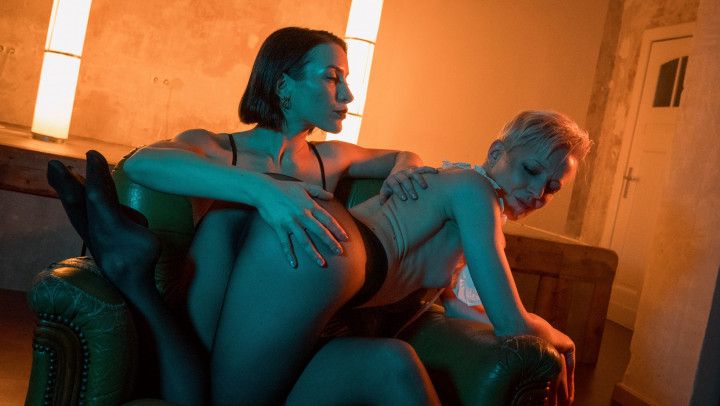 Miss Flora Dominates step-Sonjuscha