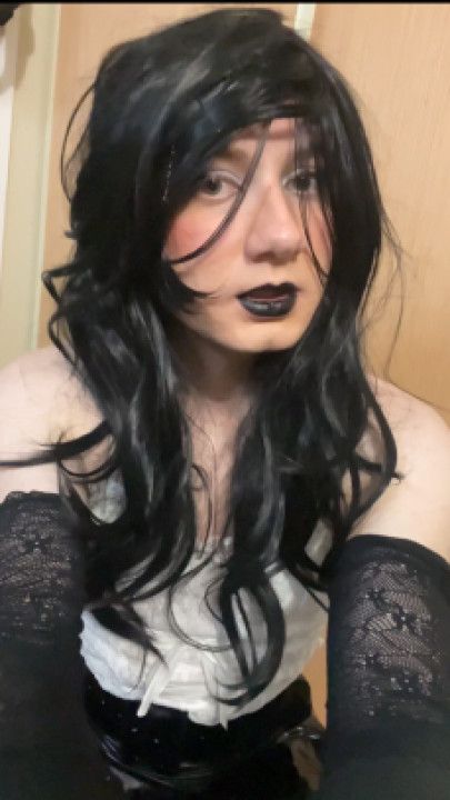 When a nerd thinks she can pull off a goth look