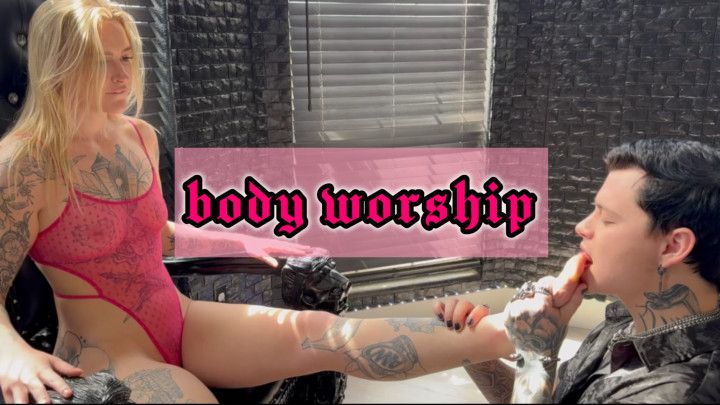 toe sucking, pussy eating and bodyworship | TheMintsicle