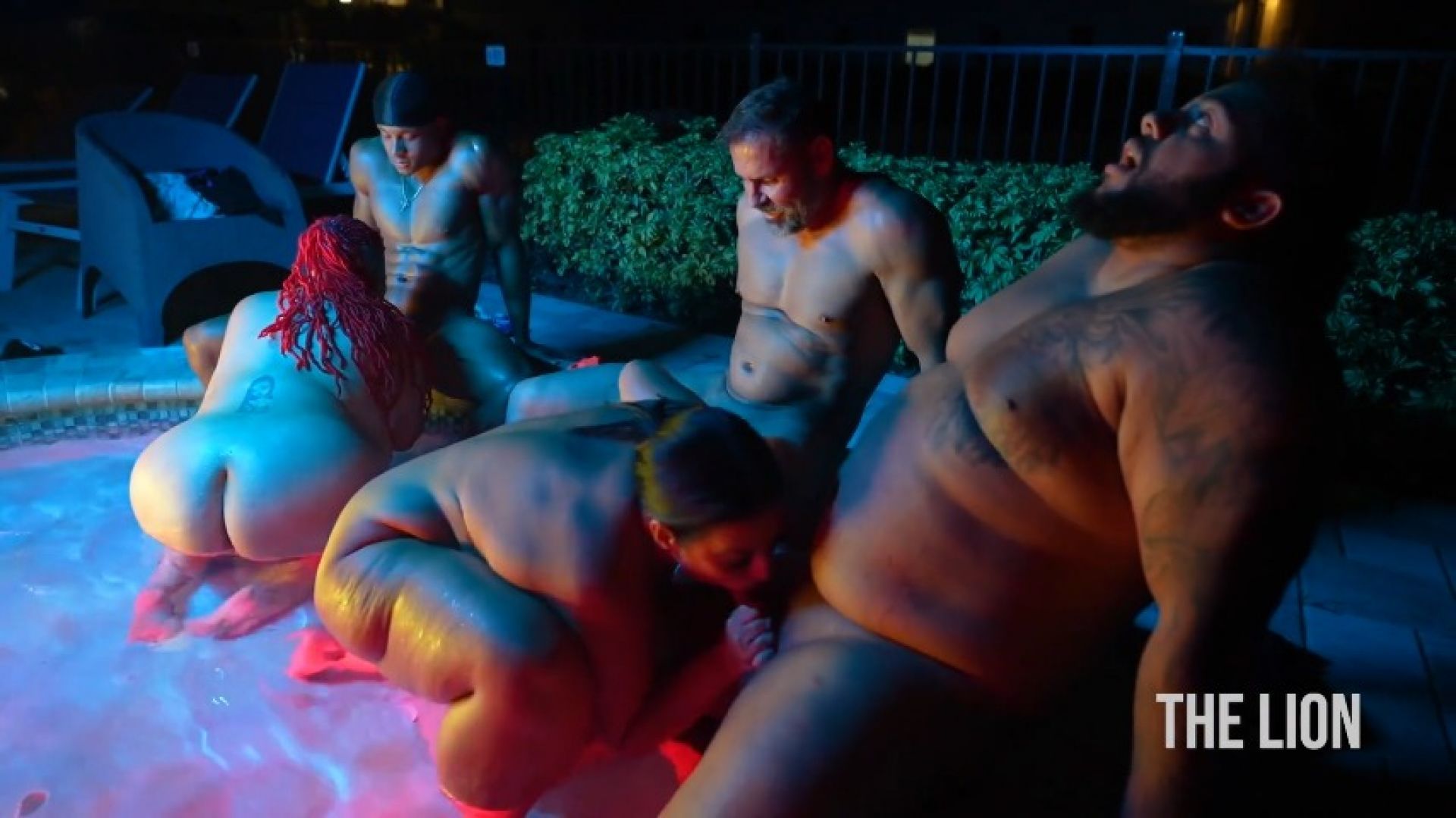 HOT TUB BLOWBANG FUN