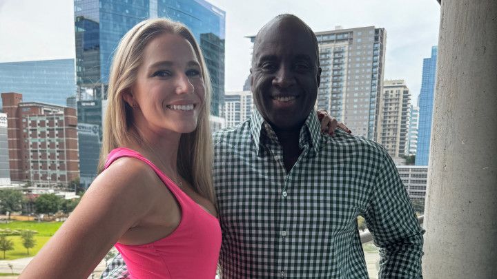 HOTWIFE WITH DFW KNIGHT