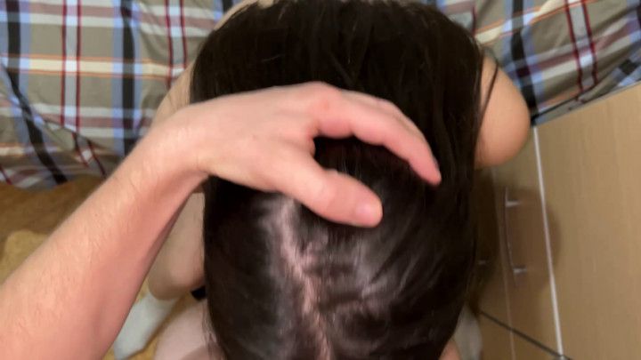 Teen gives Blowjob in Shopping Centre Changeroom