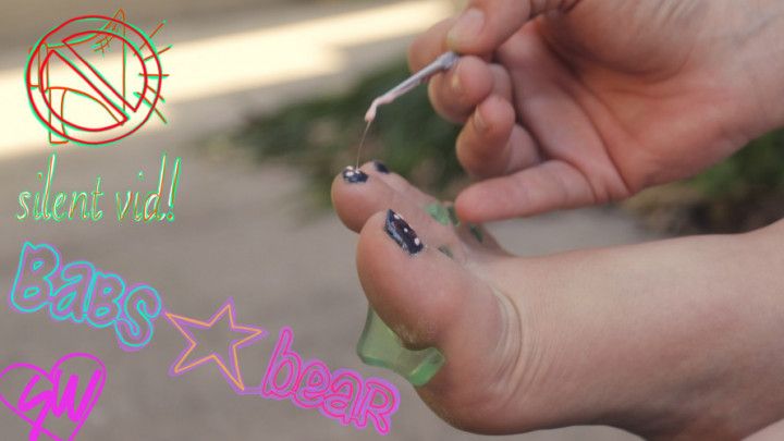 Paint!: Babs paints her beautiful dirty feet in the yard