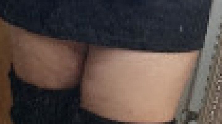 Thicc cosplay slut ravaging her pussy