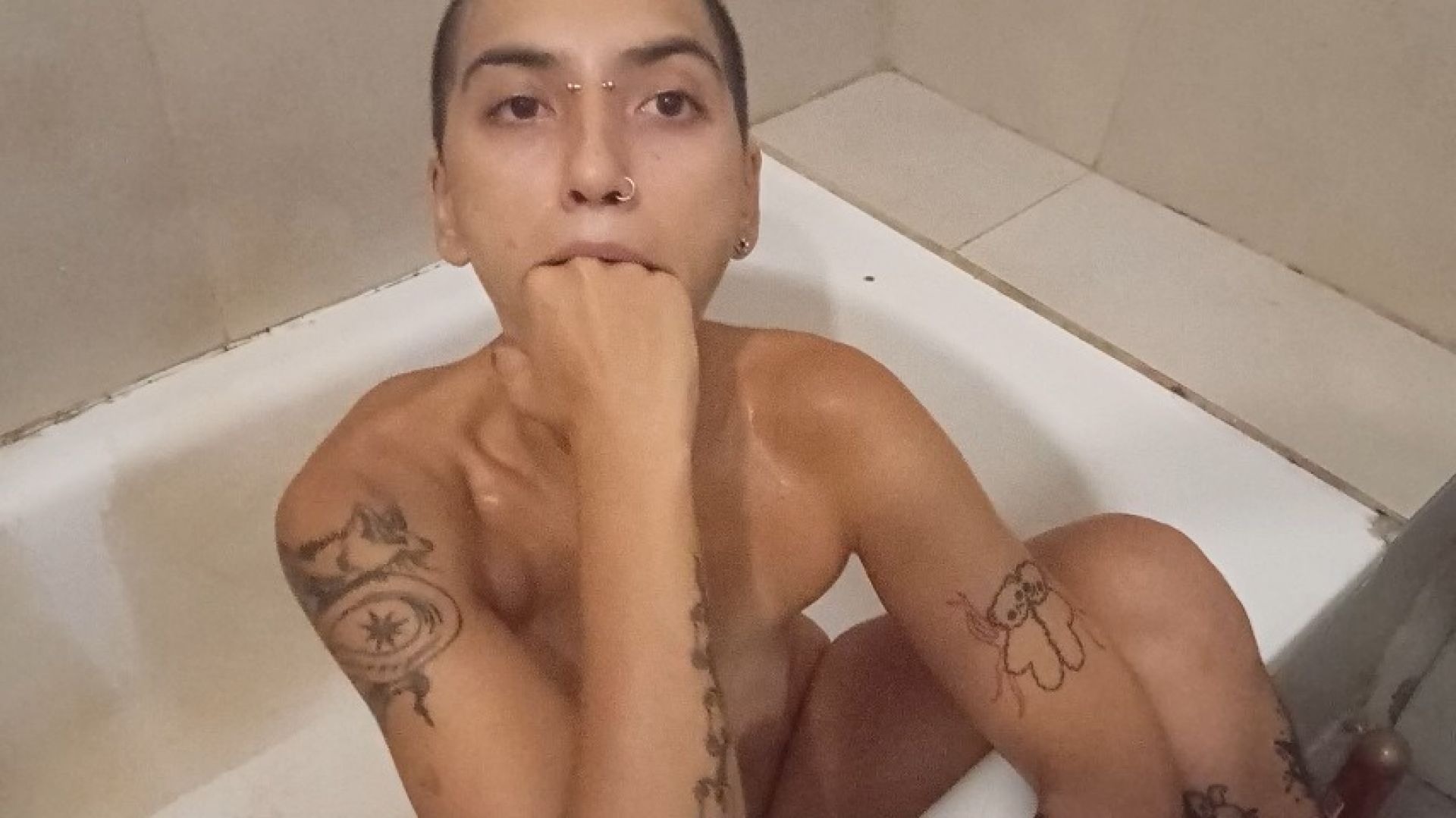 gagging, lots of spit, fingering ass, mess