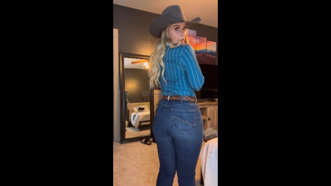 BLONDE COWGIRL WESTERN OUTFIT TRY-ON