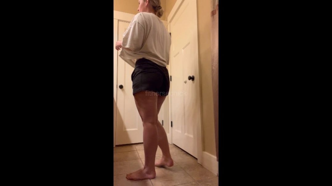 SECRET SHOWER W/BLONDE GIRL