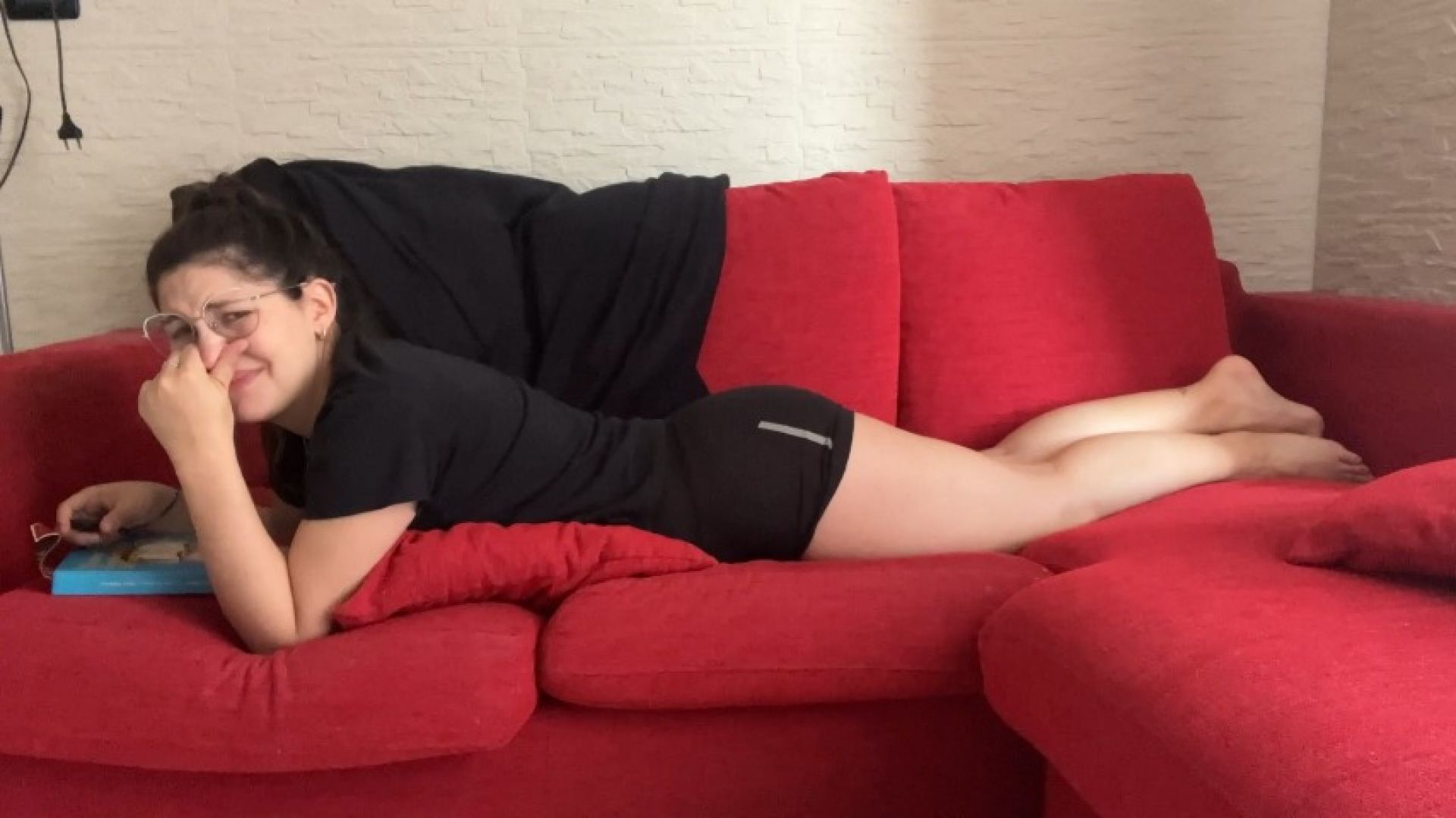 DESCRIBING THE SMELL OF MY FARTS