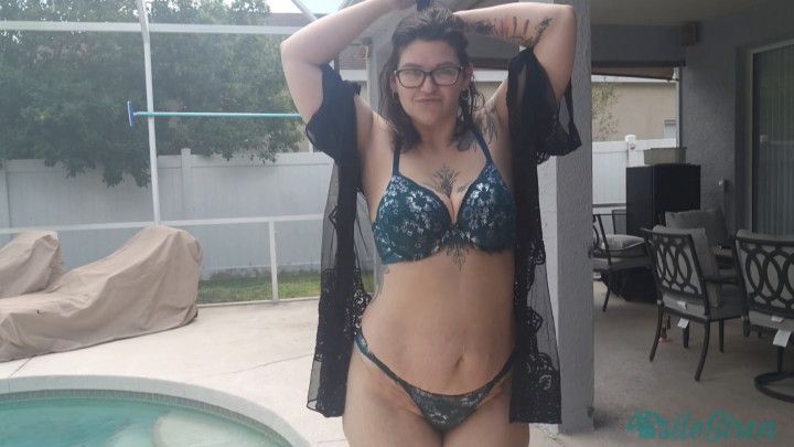 Brunette MILF Nude Model Walk