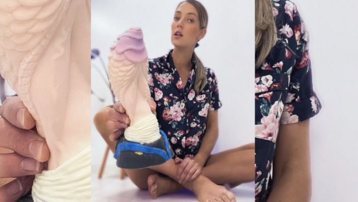 Pregnant XL Yacuruna Squat and Fuck